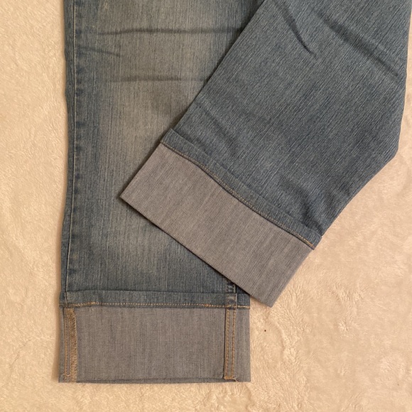 Merona Cropped Wide Cuff Capri Jeans Women's Size 6 Light Denim Wash - Picture 4 of 6
